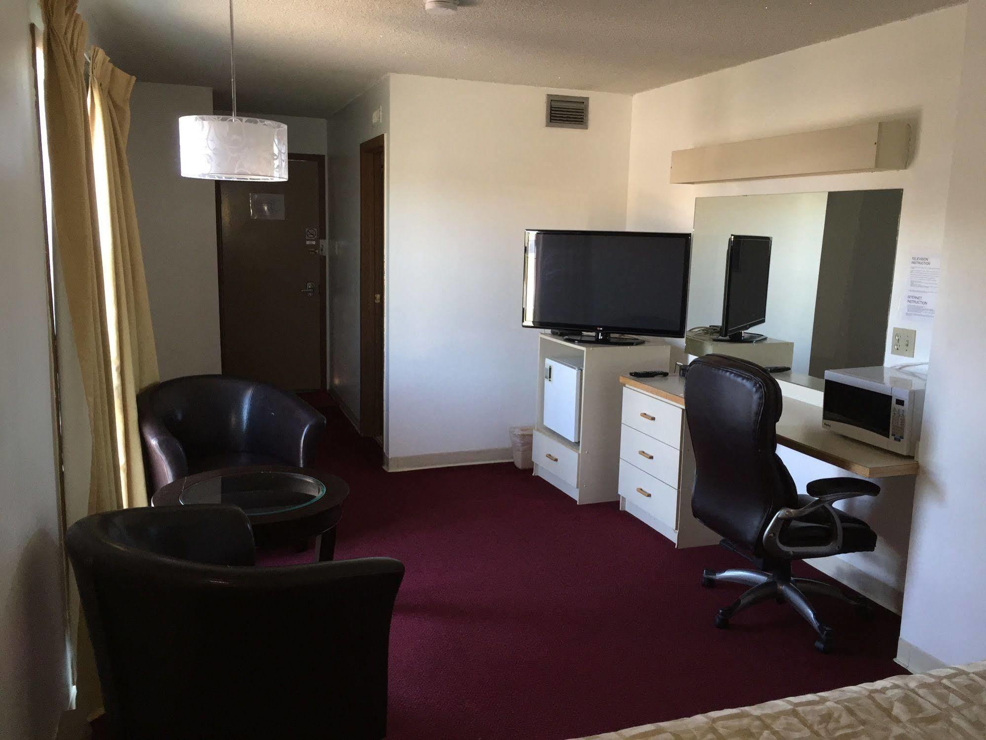 Voyageur Motel Тъндърбей Екстериор снимка