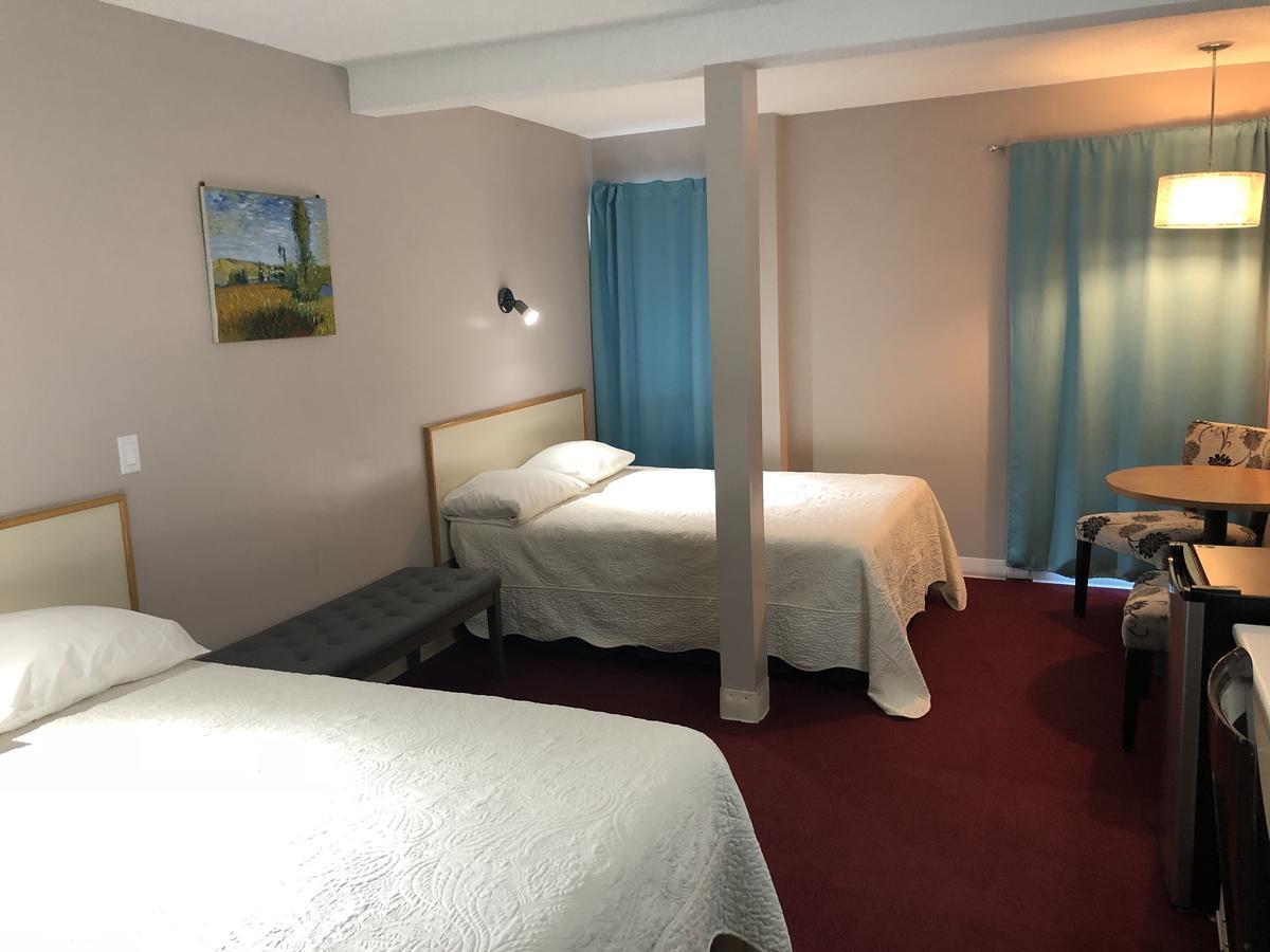 Voyageur Motel Тъндърбей Екстериор снимка