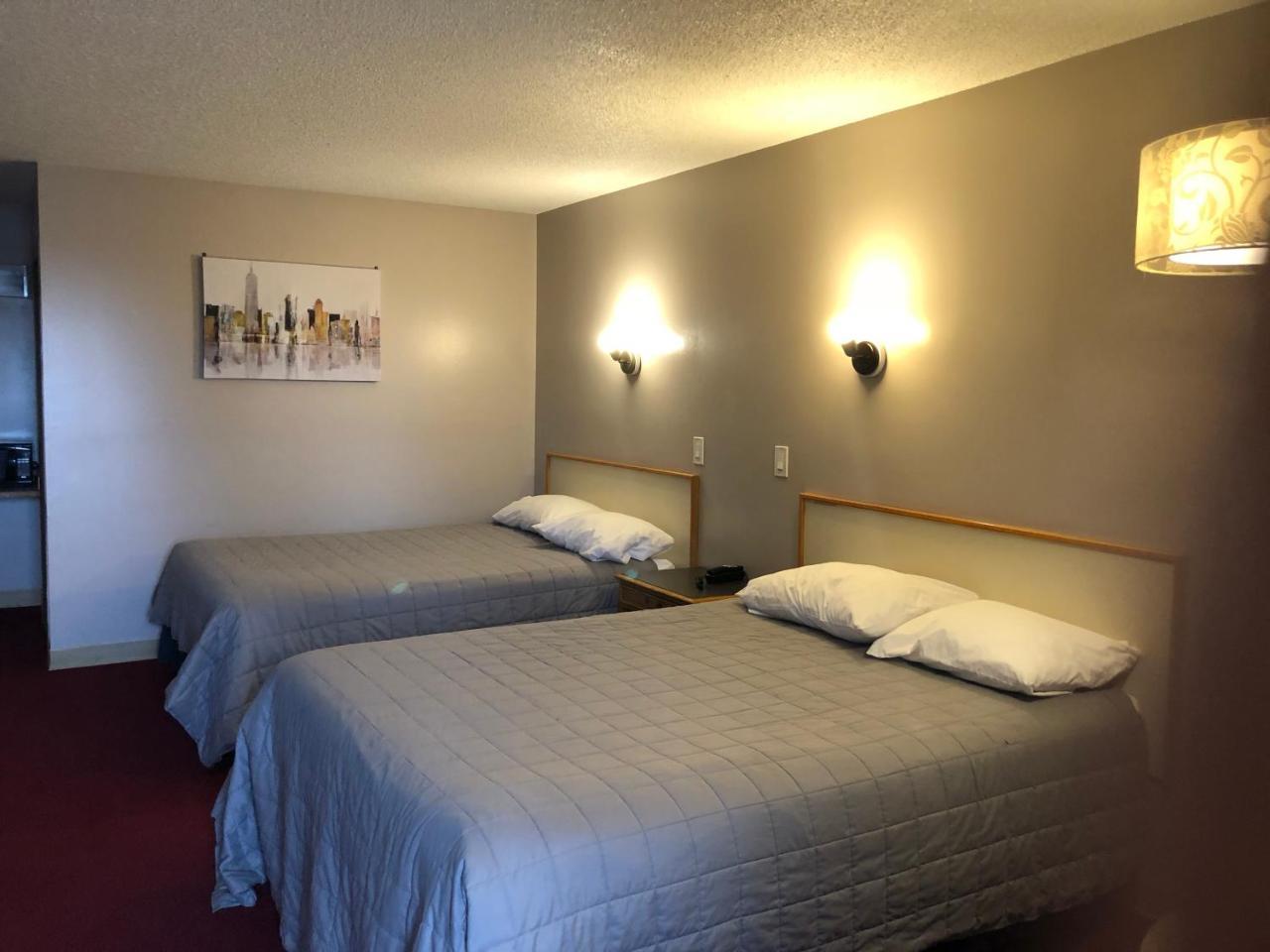 Voyageur Motel Тъндърбей Екстериор снимка